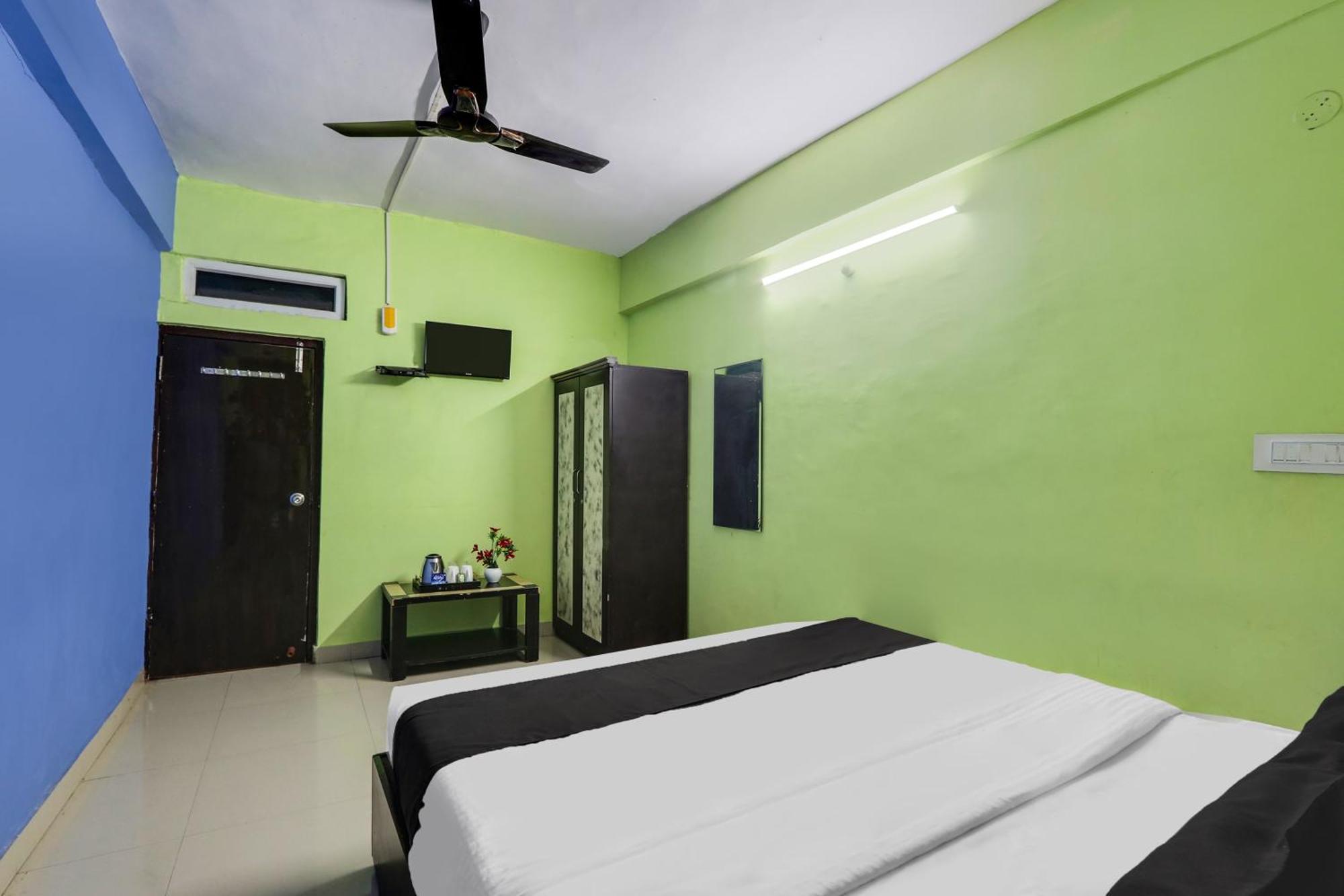 Hotel O Grand Hotel And Lodge Sangareddy Exterior foto