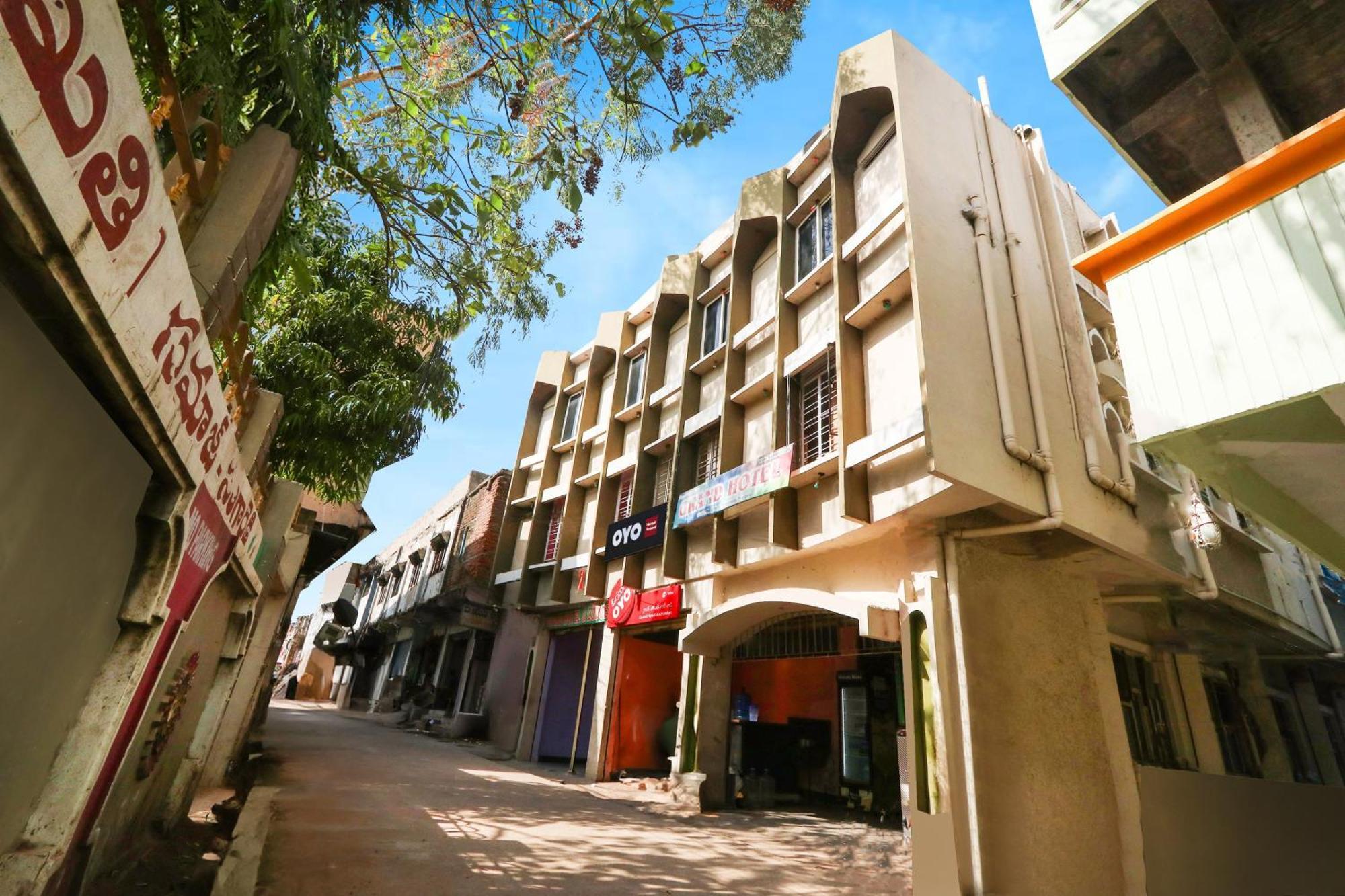 Hotel O Grand Hotel And Lodge Sangareddy Exterior foto