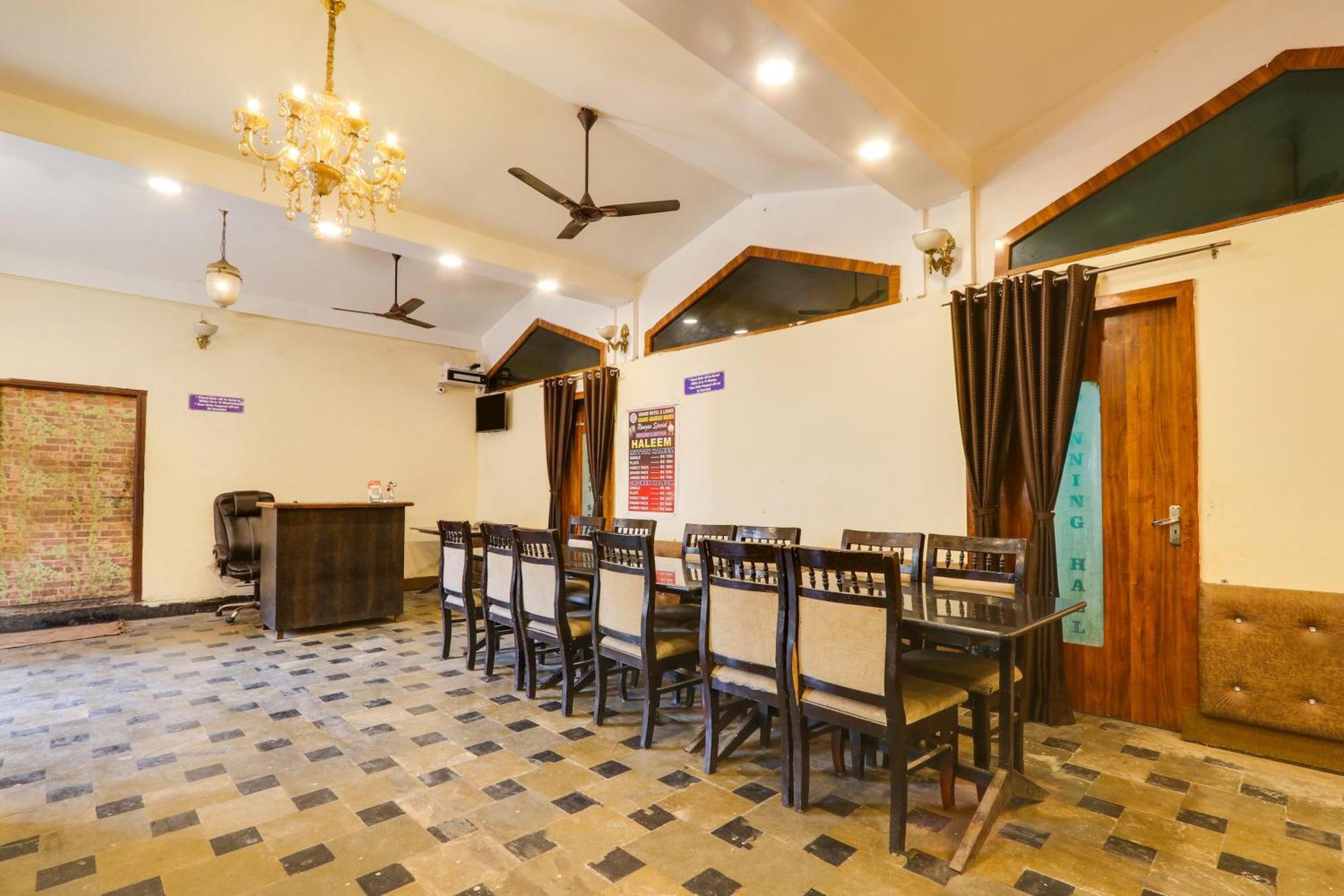 Hotel O Grand Hotel And Lodge Sangareddy Exterior foto